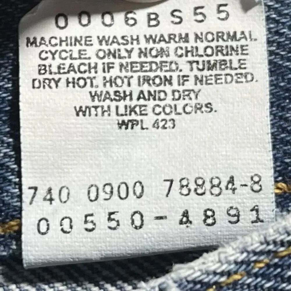 Vintage Y2K Levi’s 550 Relaxed Fit Jeans 34x32 Light Wash Denim